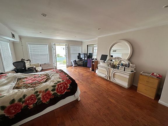 4th image of 3705A Veteran Ave
