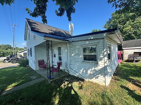 4th image of 415 Cherry St