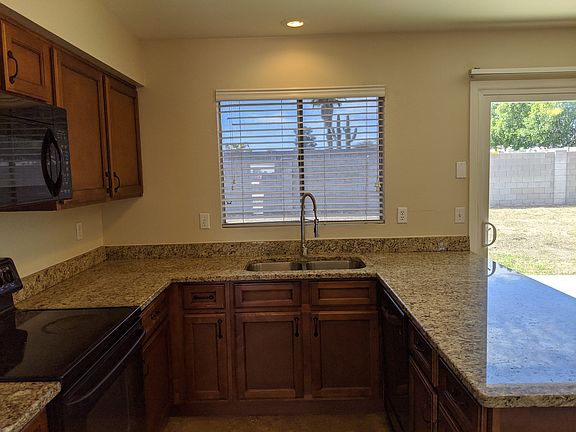 4th image of 1014 W Tulane Dr