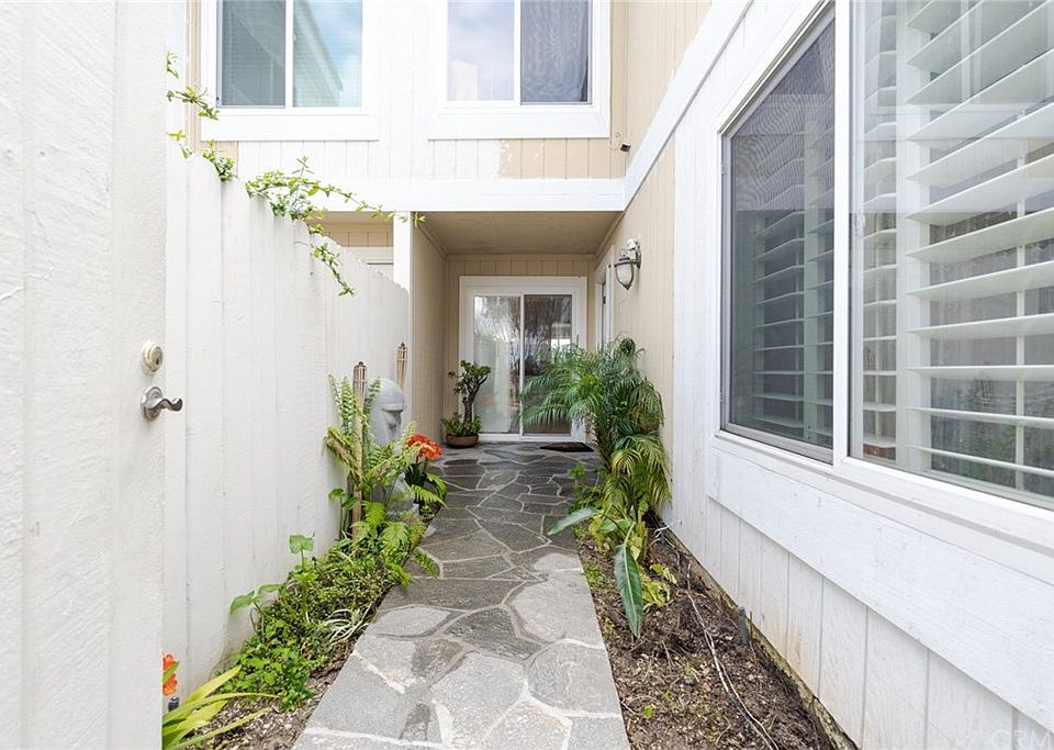 1st image of 3742 Montego Dr