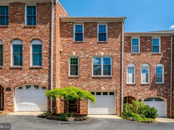 115 Shooters Ct, Alexandria, VA 22314