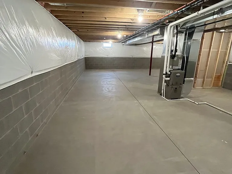 785 Glory Dr — Photo 18
