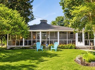 5290 Lakeview Rd, Chincoteague Island, VA 23336