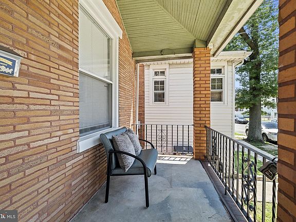 4th image of 226 Parker Ave