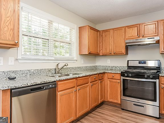3rd image of 1305 Glenover Way