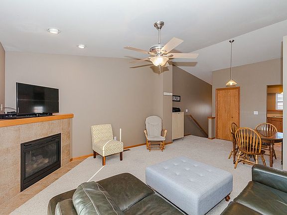 5th image of 100 Jefferson Ln