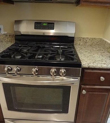 4th image of 224 Liberty St APT 1