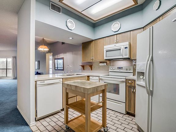 5th image of 401 W Lincoln St APT A316
