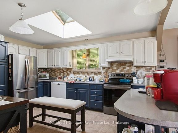 4th image of 155 Lahey Rd
