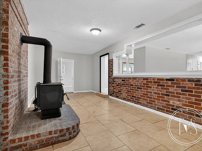 113 Elm St — Photo 15