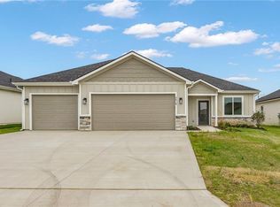 2616 E 26th Ct, Lawrence, KS 66046