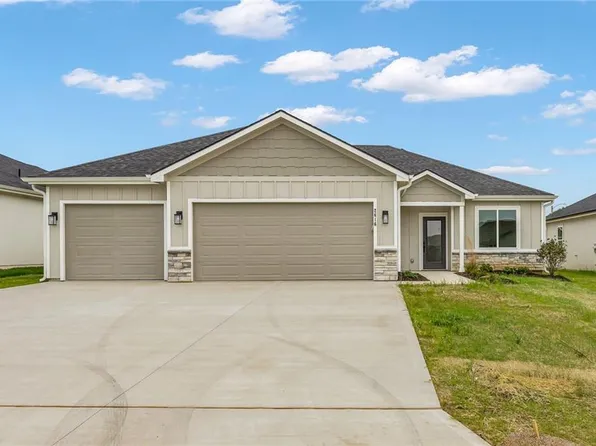 2616 E 26th Ct, Lawrence, KS 66046