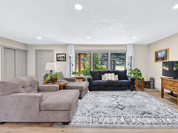 4th image of 2781 Clarke Rd