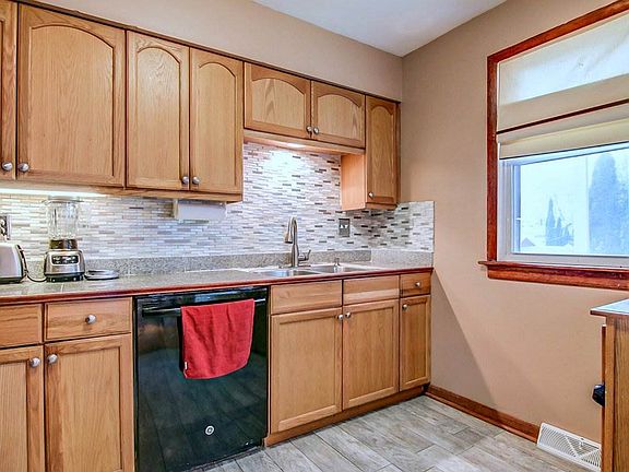 4th image of 447 Wileman Dr