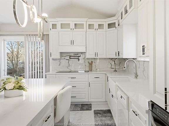 5th image of 2820 Wildberry Cres