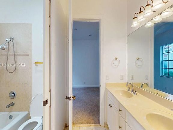 5th image of 4713 Village Way #4713