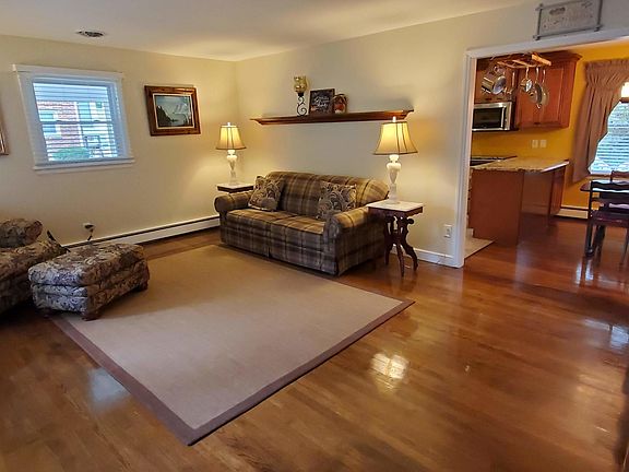 4th image of 5119 Carriage Dr