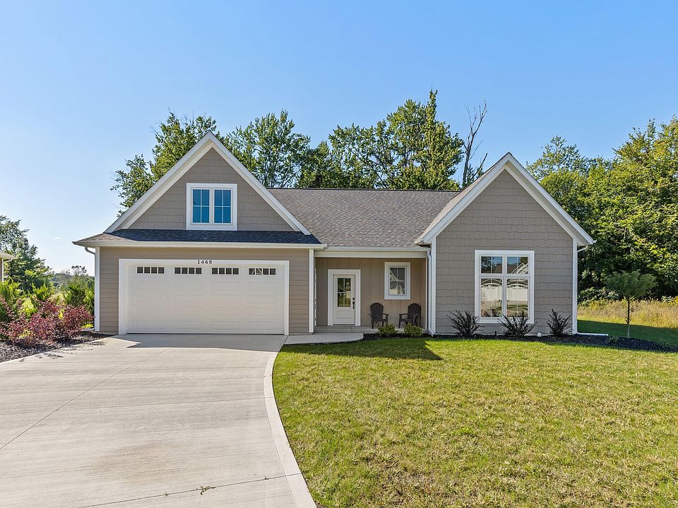 1st image of 1468 Maplewood Dr #9