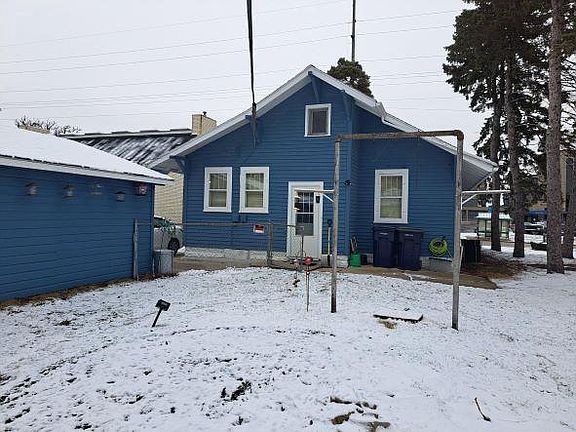 3rd image of 1015 Mineral Point Ave