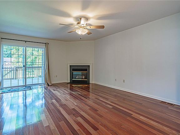 4th image of 4133 Rexford Dr