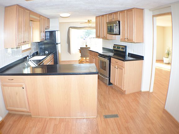 3rd image of 763 Conklin Dr
