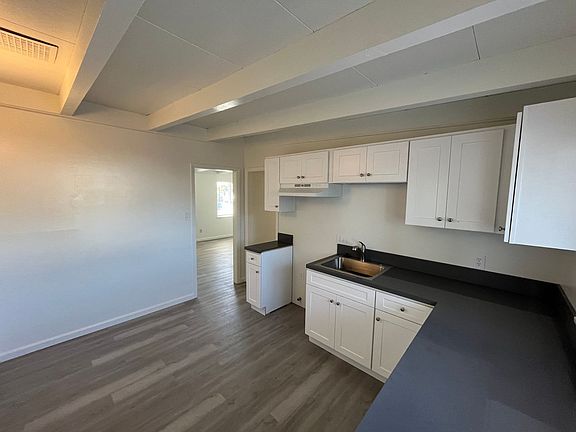 2nd image of 813 E Mariposa Way