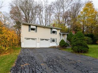 3 Birchwood Rd, Northford, CT 06472