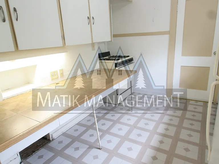 16 9th Ave NE #1 — Photo 10