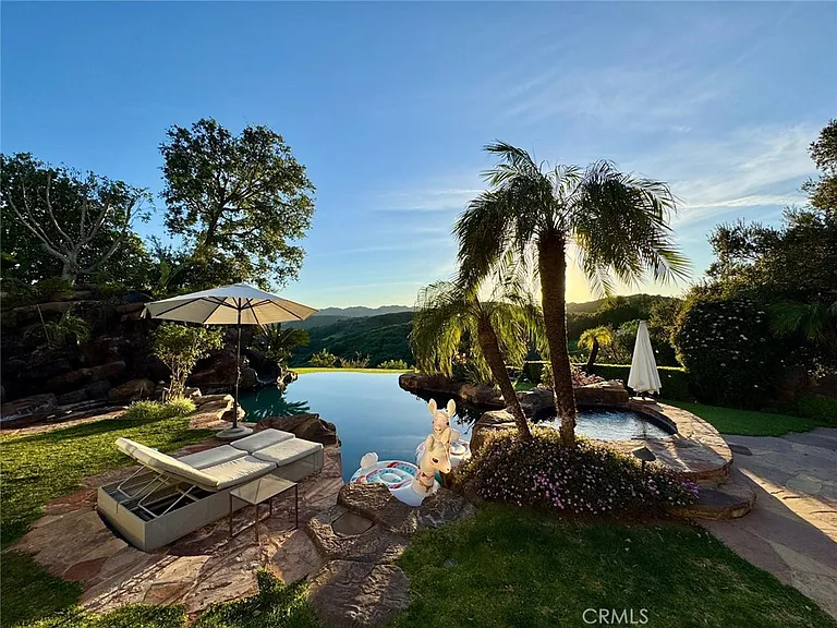21004 Mendenhall Ct — Photo 2