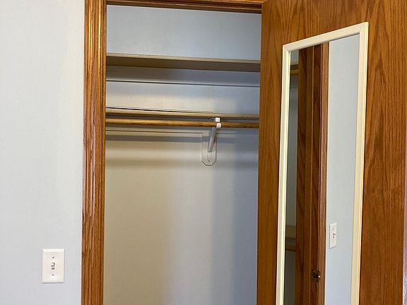 4th image of 3040 S 35th Ave
