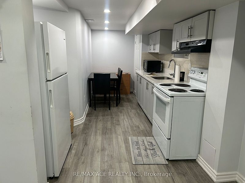 Toronto Townhouse for rent - 1 Bedroom — photo 3