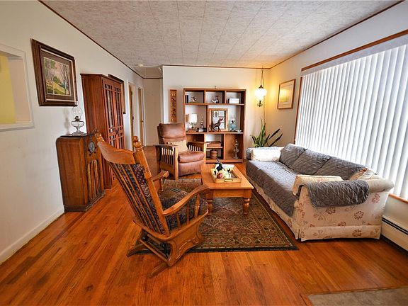 4th image of 1083 Skeel St