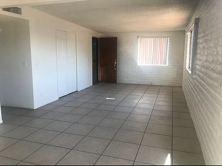 1781 E Missouri St — Photo 8