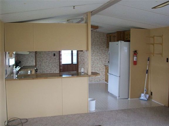 5th image of 1770 Circle Lake Dr