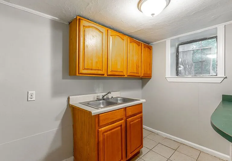 518 E Manning St #5 — Photo 2
