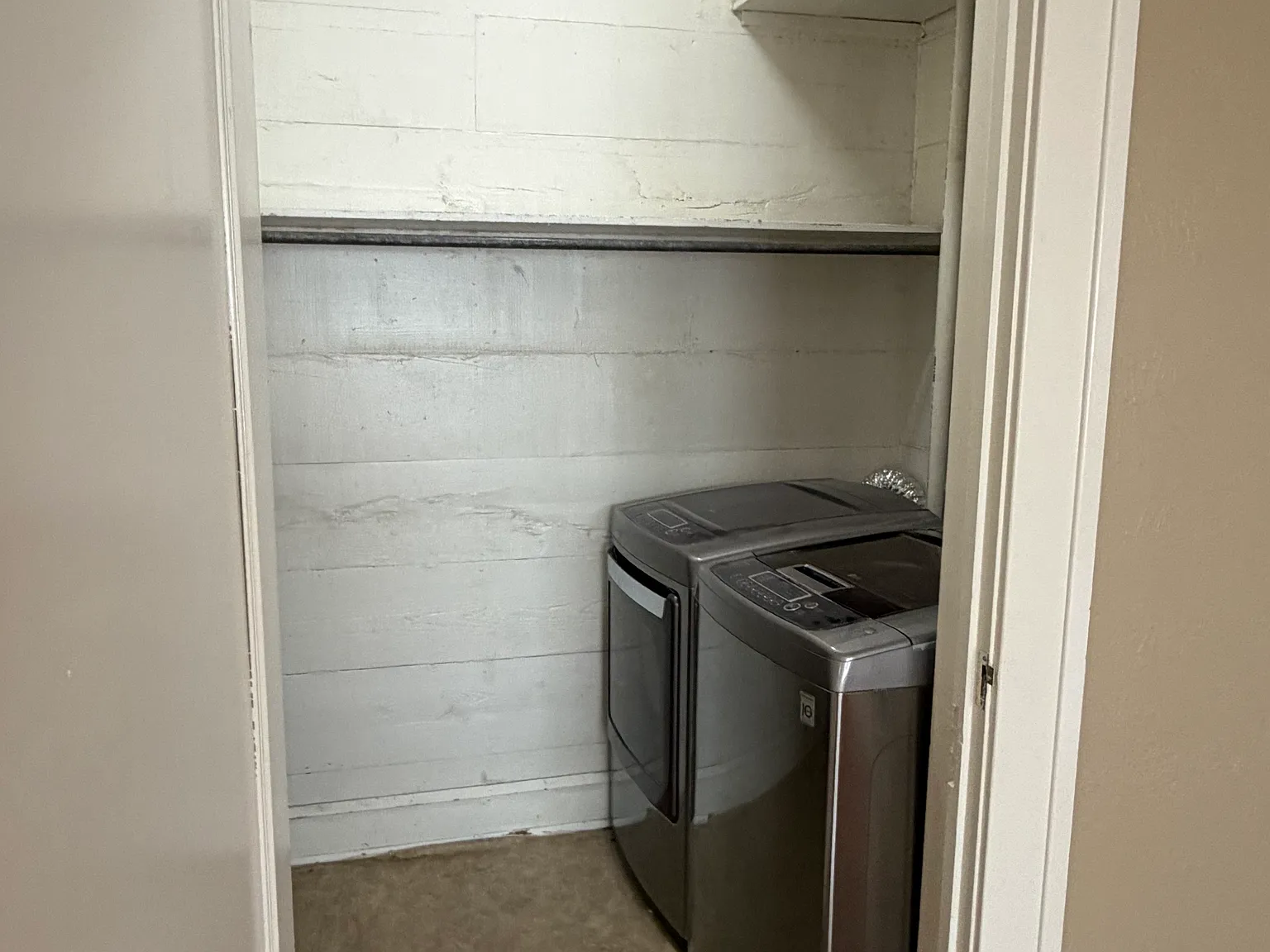 1 bed, 1200 sqft, $1,300 — Photo 3