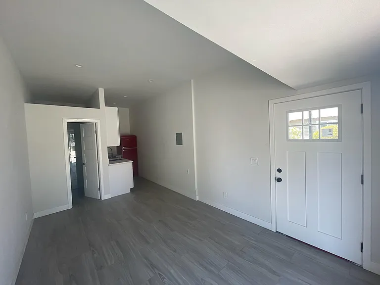 1845 O Ave #B — Photo 1
