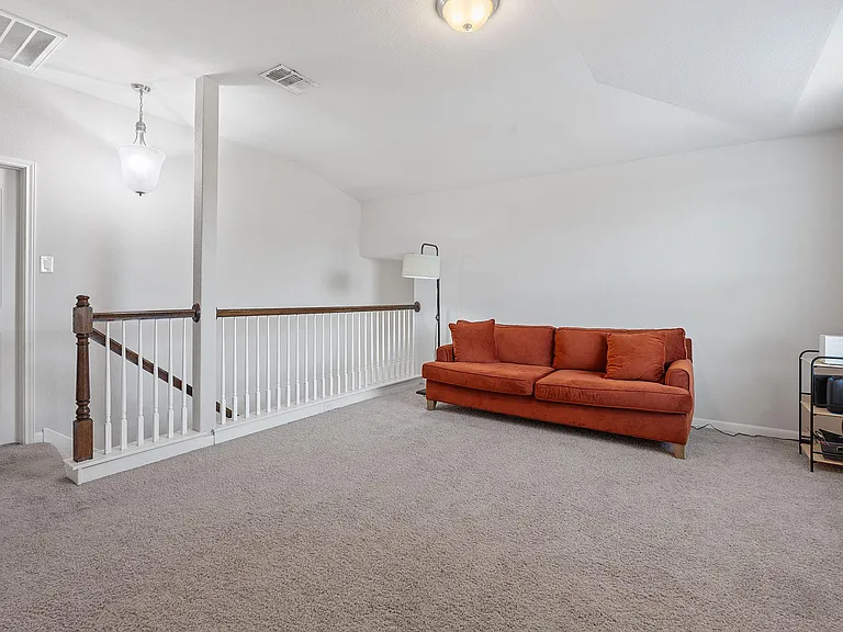 307 Parkside Dr — Photo 14