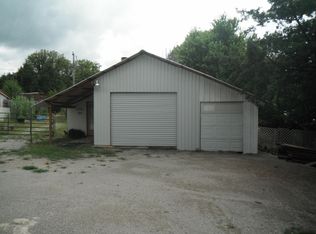 2612 Kickapoo Rd, Sulphur, OK 73086