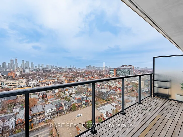 297 College St #Penthouse 5 — Photo 47