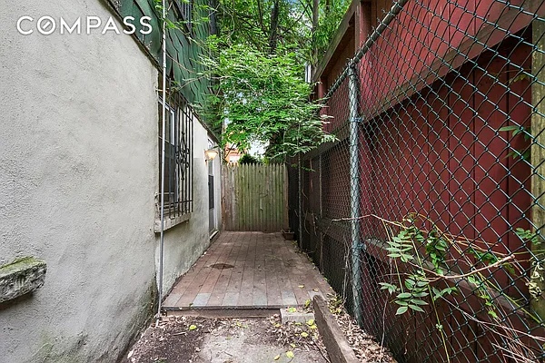 Rented by Compass | media 25