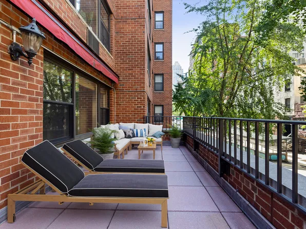 251 East 51st Street image 1 of 15