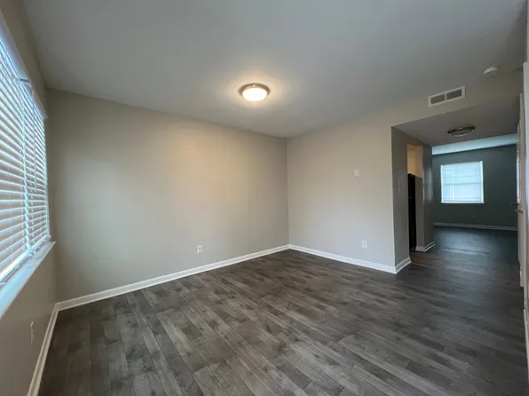 555 East Apartment Homes