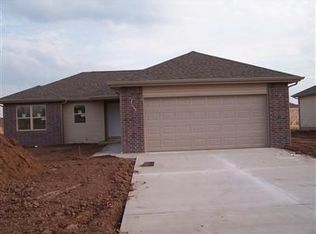 1042 S Mahn Ave, Springfield, MO 65802