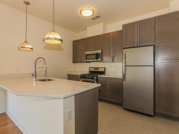 12 Main Street image 1 of 25