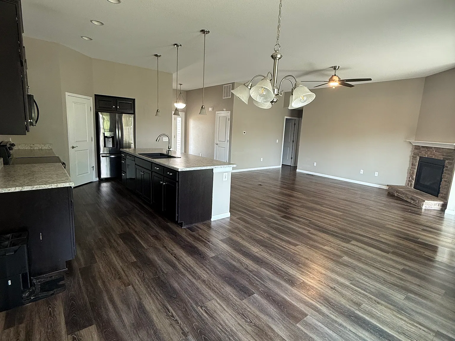 3 bed, 1635 sqft, $2,250 — Photo 3