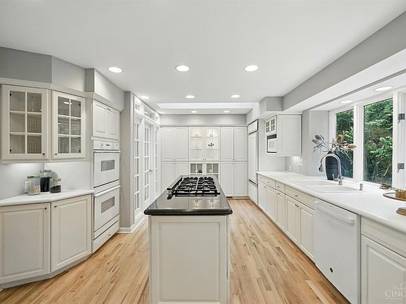 4th image of 32 Carpenters Run Ct