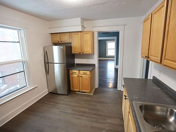 2nd image of 1222 Wealthy St SE #2