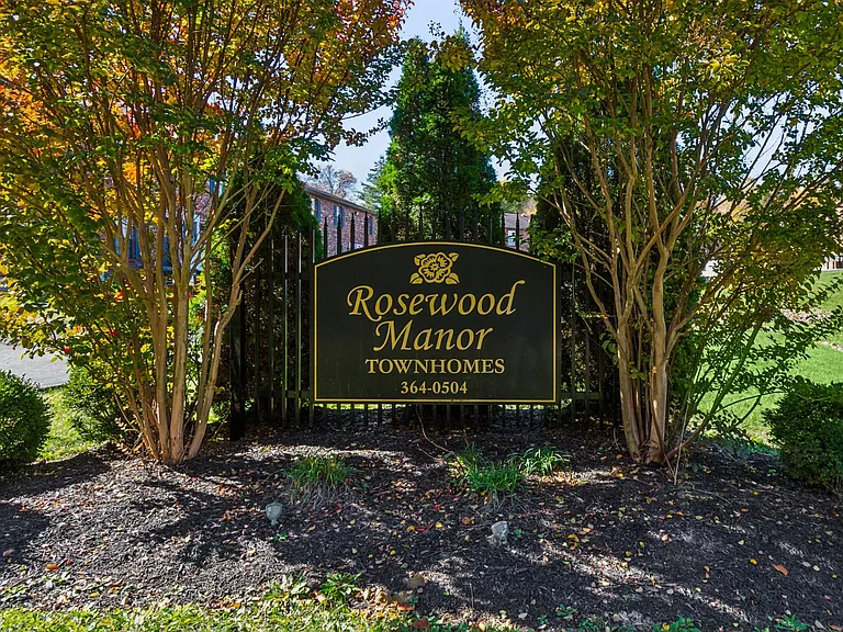 Rosewood Manor — Photo 13