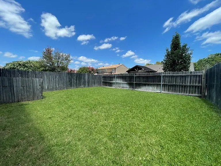 1226 W Hudgins St — Photo 28